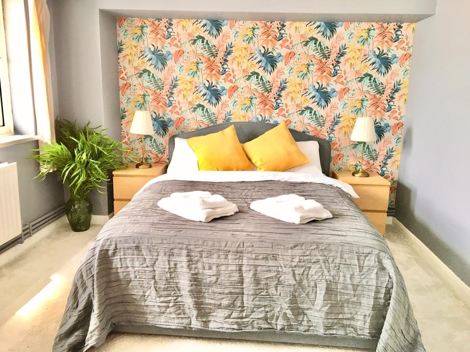 Family Room - Spacious place with full kitchen Bed and Breakfast in Kingston upon Thames
