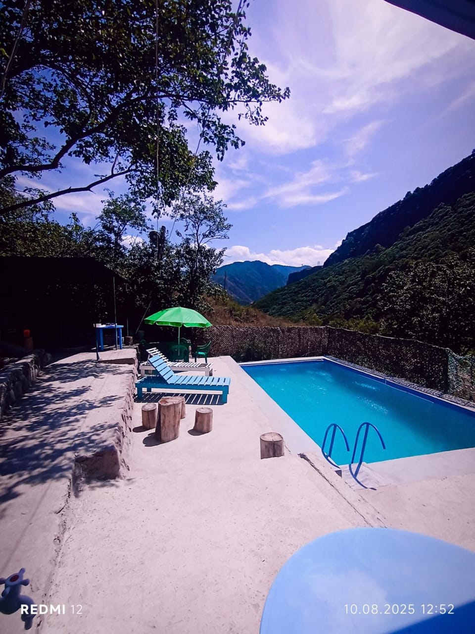 Day, Natural landscape, Mountain view, Pool view, Swimming pool, sunbed