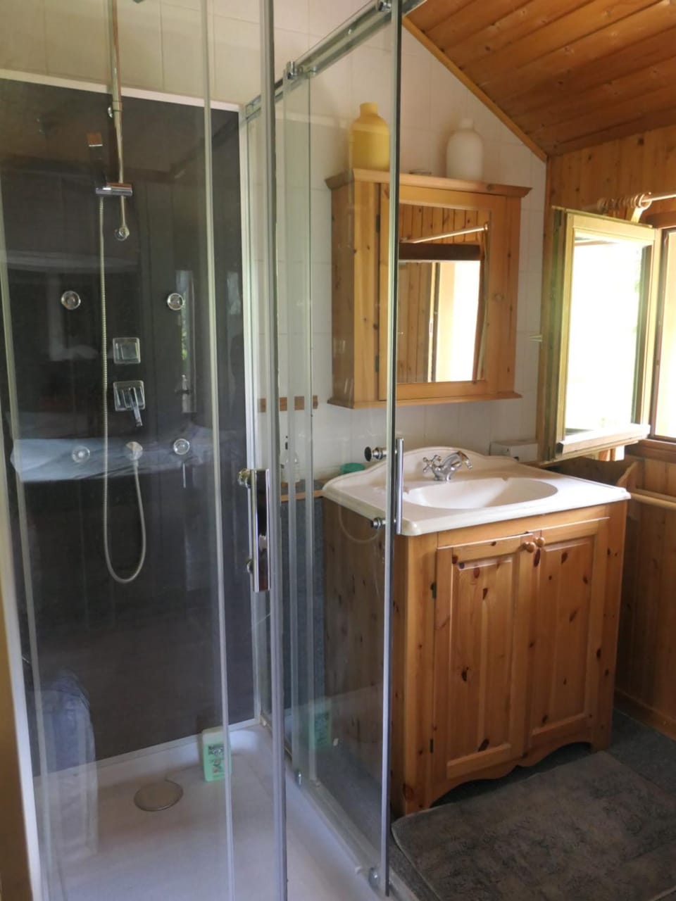Shower, Bathroom, towels