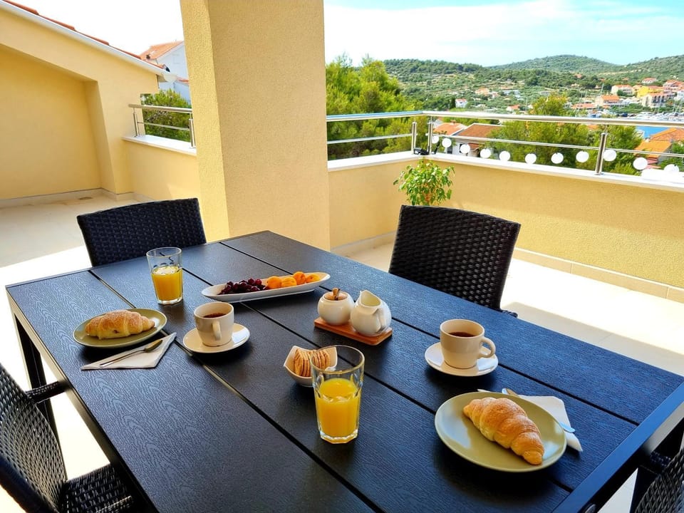 Apartment Leona Apartment in Tisno