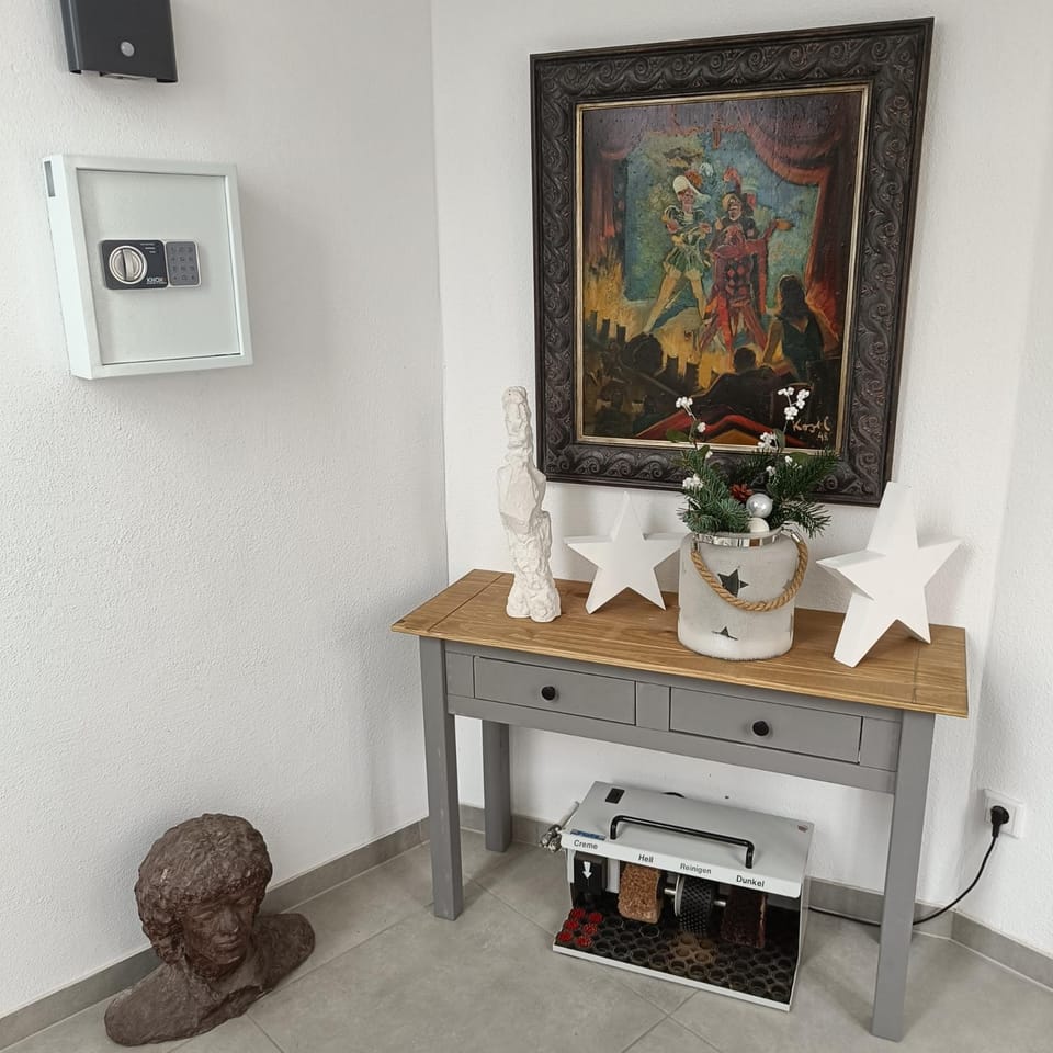 Facade/entrance, Lobby or reception, Decorative detail