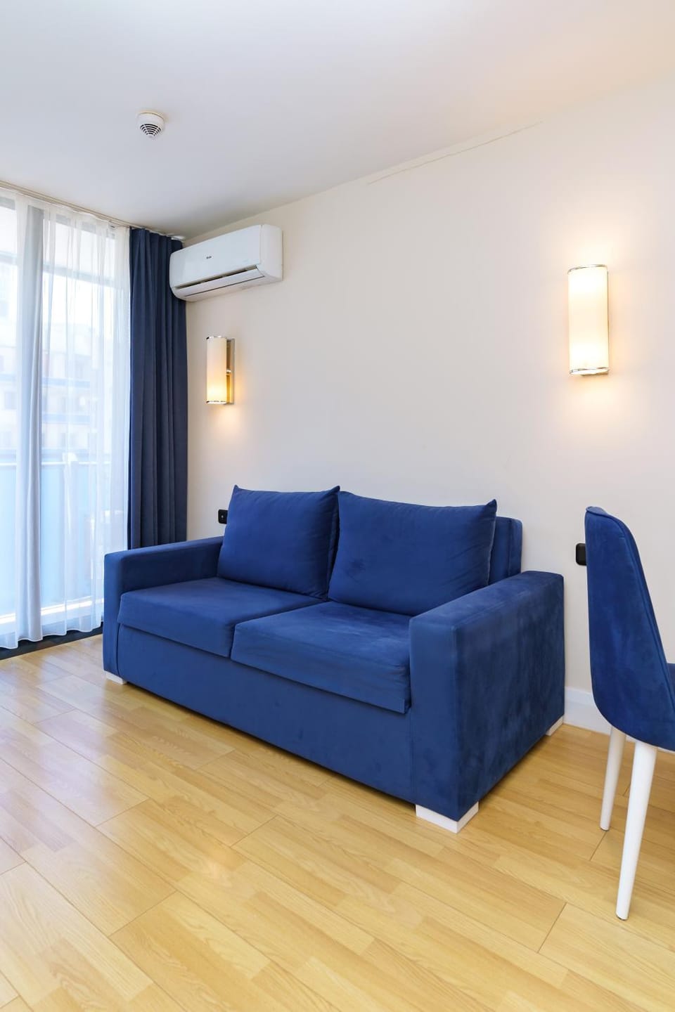 Living room, Seating area, air conditioner