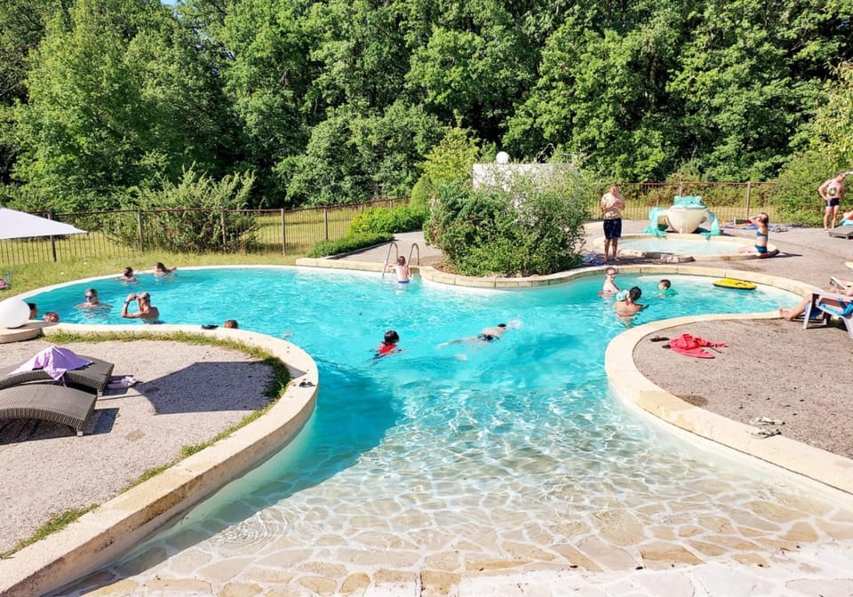 Garden, Garden view, Swimming pool, Swimming pool, children, sunbed