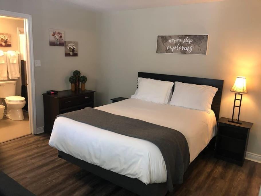 Freshly Upgraded Cozy Studio @ North Creek Resort House in Grey Highlands