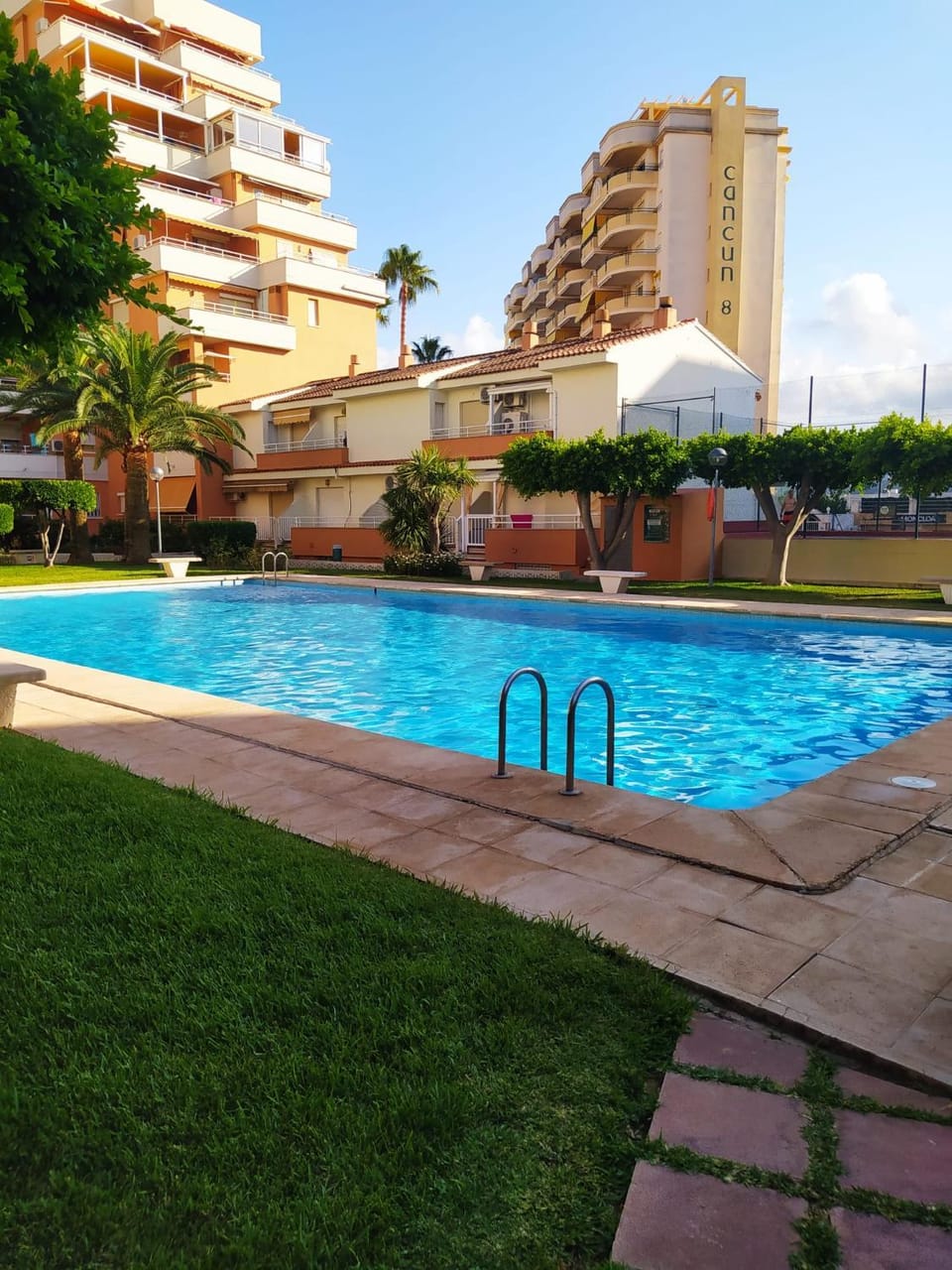 Swimming pool, Swimming pool