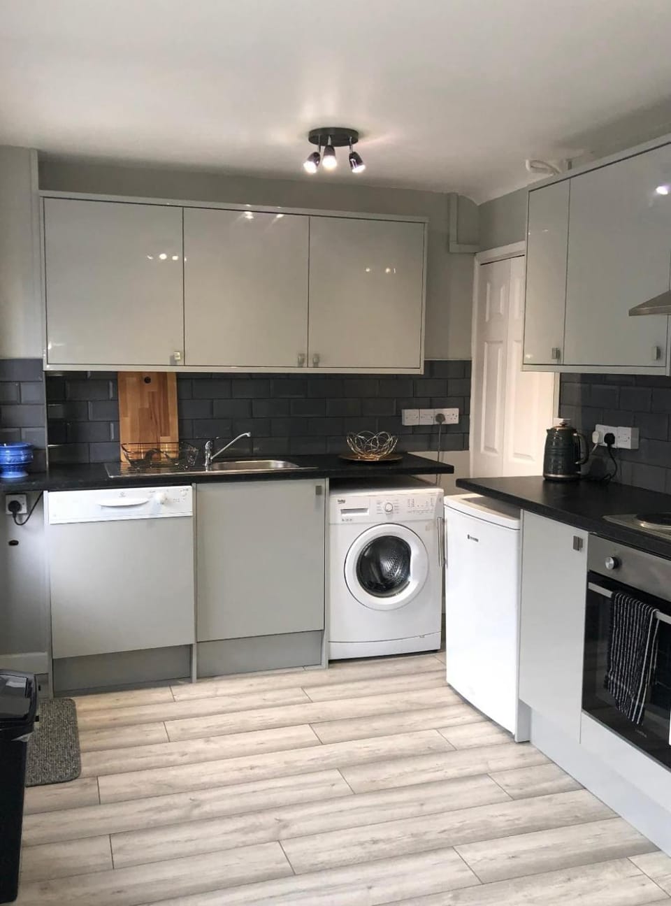 dishwasher, stove, washing machine