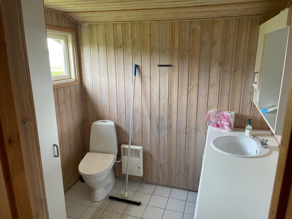 Ældre Sommerhus Max 4 voksne og 4 børn House in Central Denmark Region