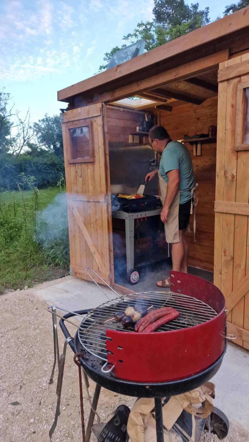 BBQ facilities, BBQ facilities