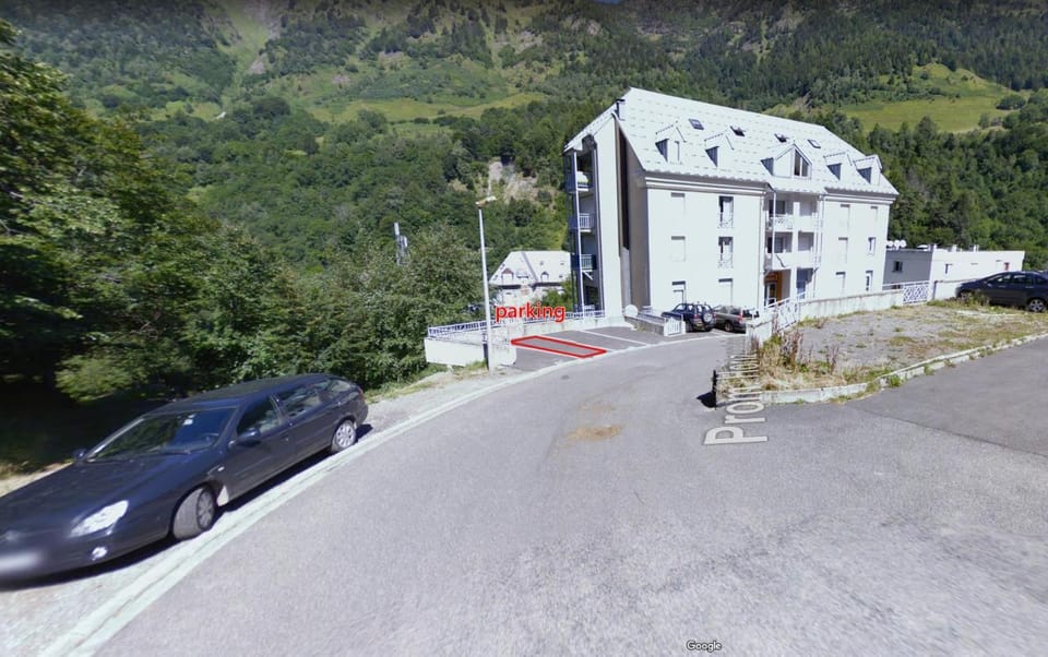 Property building, Neighbourhood, Parking