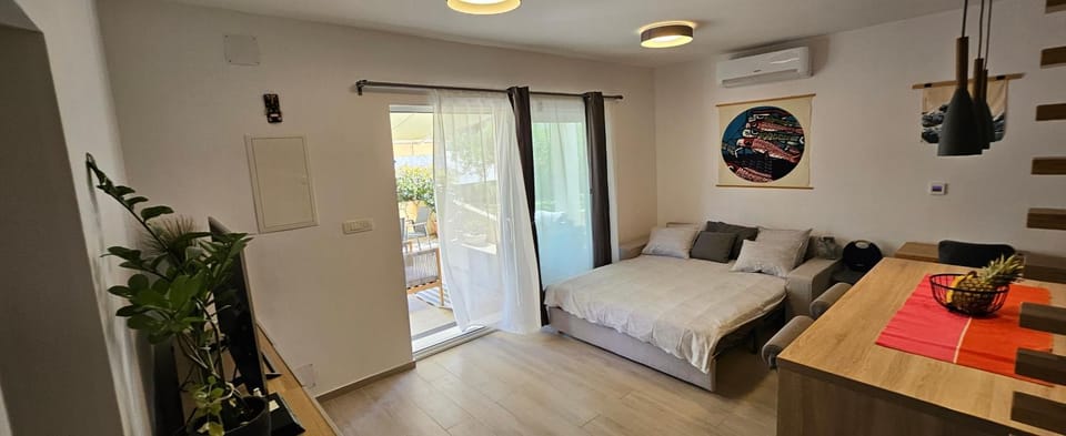 Living room, Photo of the whole room