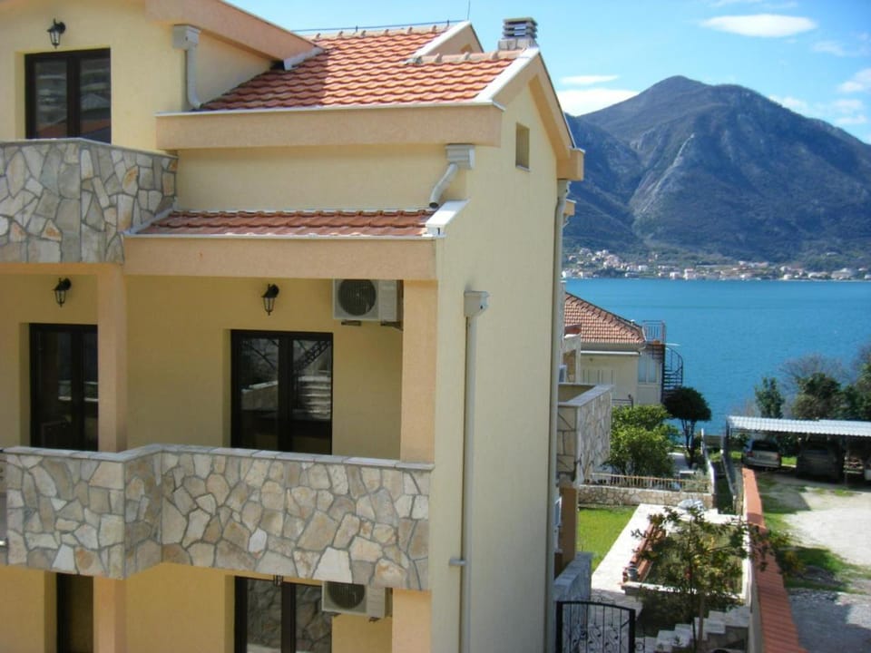 Property building, Balcony/Terrace