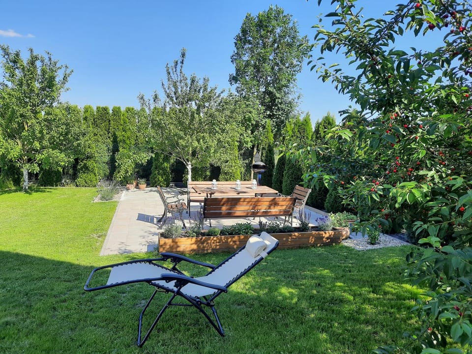 Patio, BBQ facilities, Garden