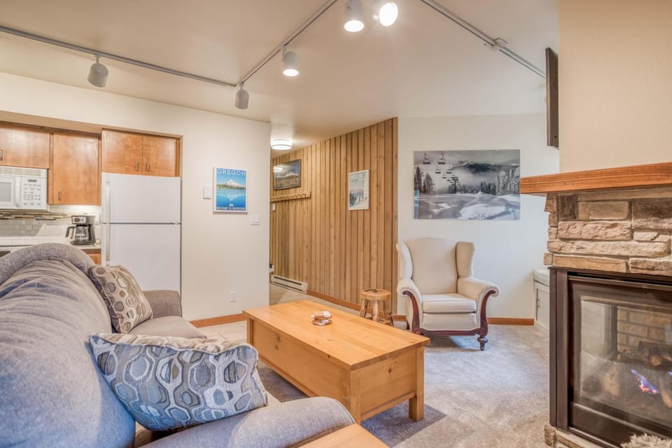 Ski House 155 - Meredith Lodging House in Bend