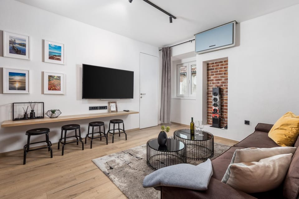 TV and multimedia, Living room