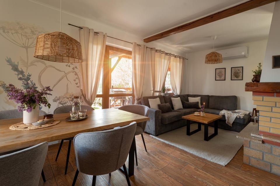 Living room, Seating area, Dining area