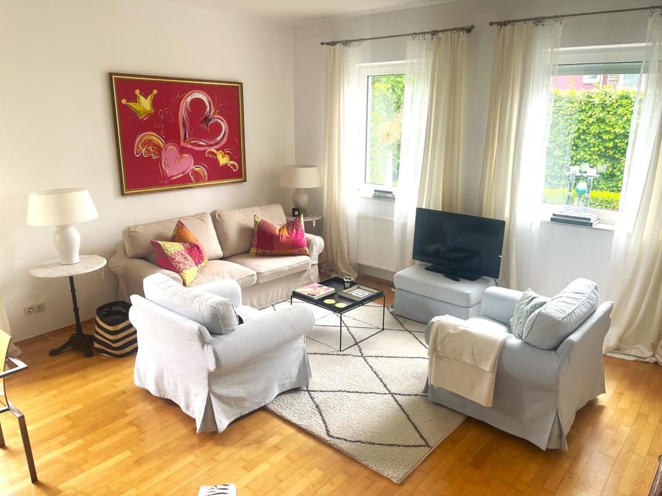 Living room, Photo of the whole room