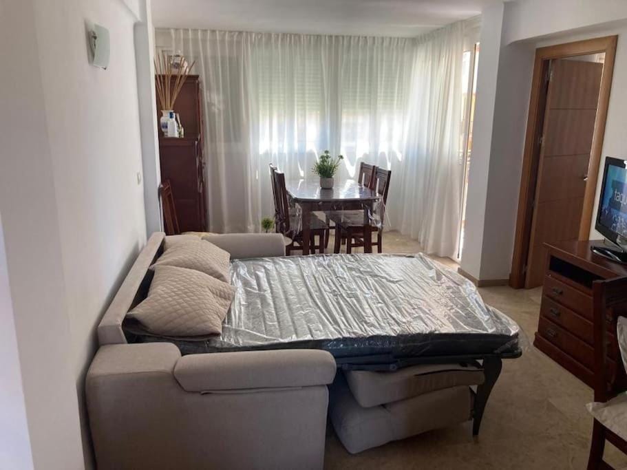 Bed, Living room