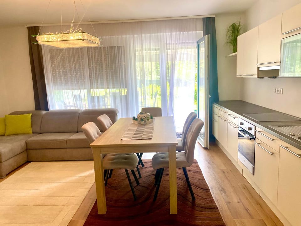 Mark Apartman Apartment in Balatonszárszó