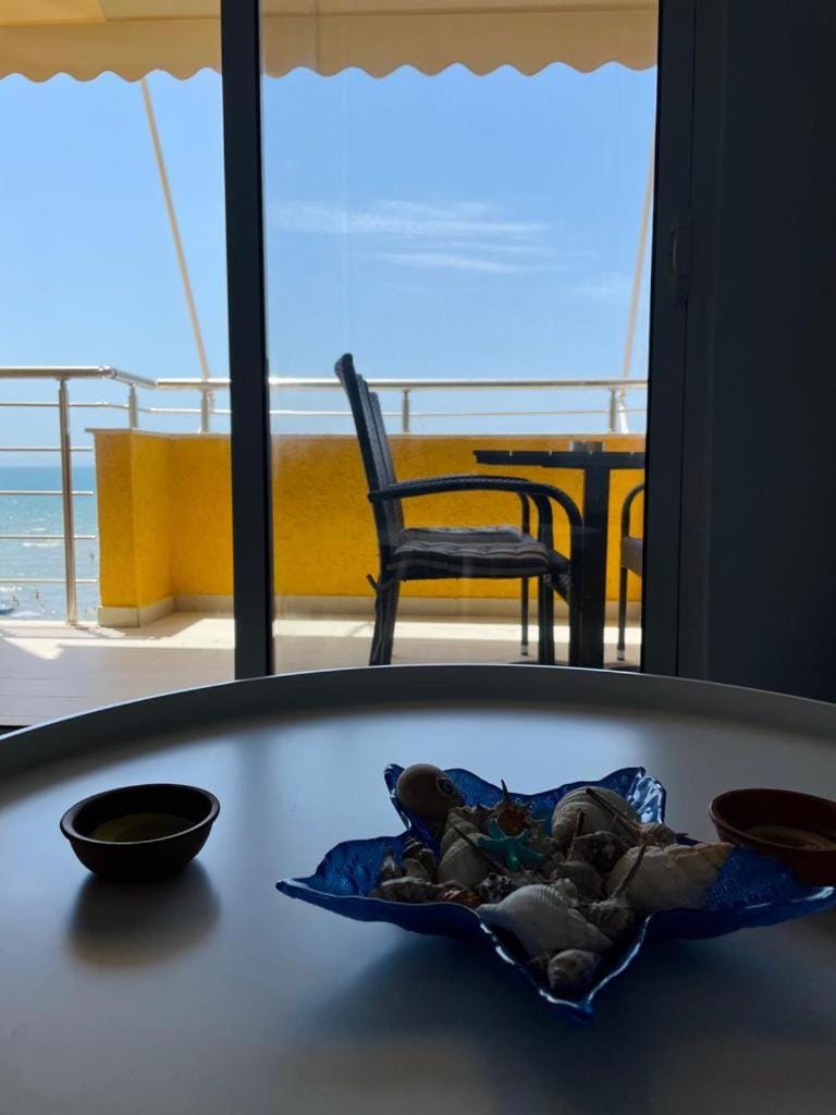 View (from property/room), Balcony/Terrace, Dining area, Sea view