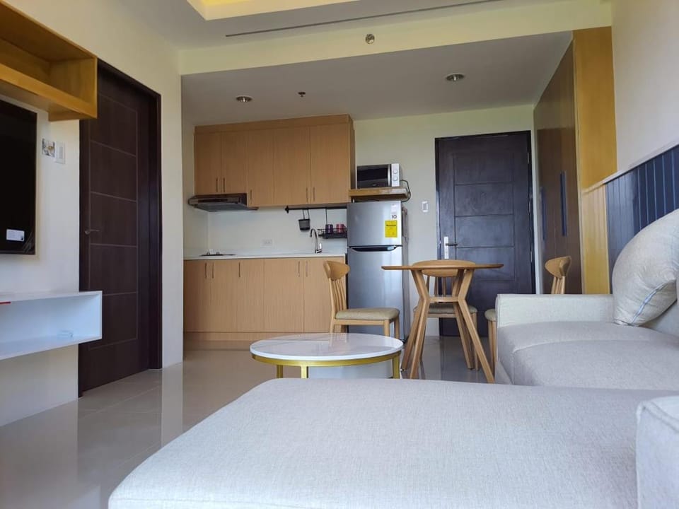 A condo with lake view near Highlands Steakhouse Apartment in Tagaytay