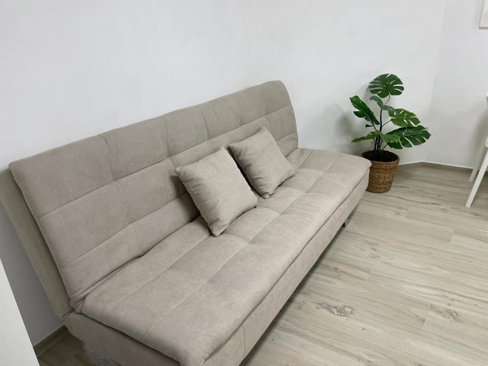 Lido Appartamento Parcheggio Privato 400 mt dal mare House in Emilia-Romagna