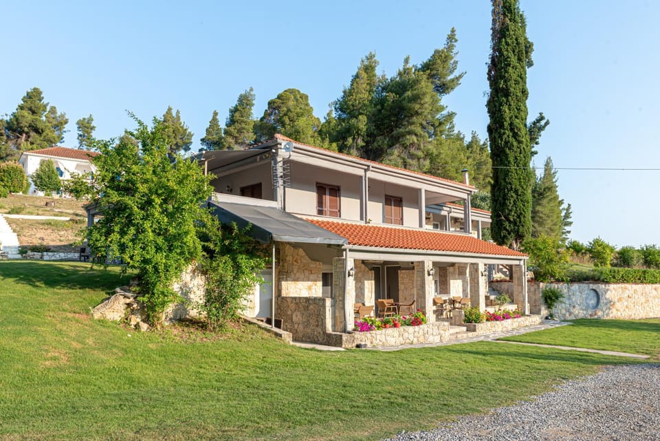 Property building, Garden, Garden view