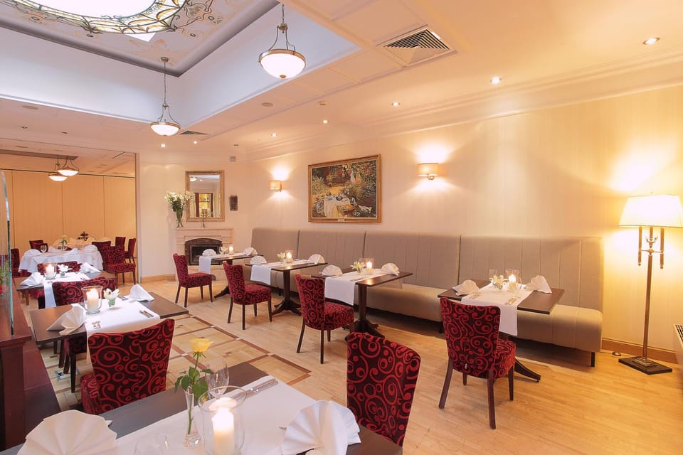 Restaurant/places to eat, Food, Drinks, Non alcoholic drinks