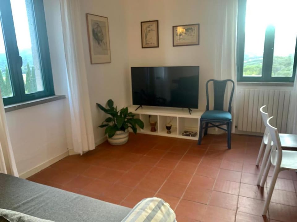 Communal lounge/ TV room, TV and multimedia, Living room