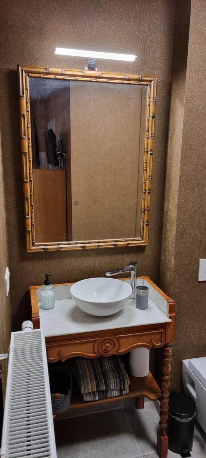 La Chèvre Folle - Stay in Style featuring a Free basic Breakfast Bed and Breakfast in Ostend