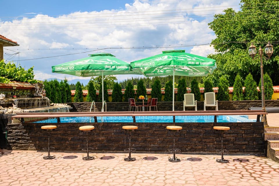 Swimming pool, Swimming pool