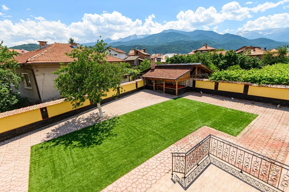 Garden view, Mountain view