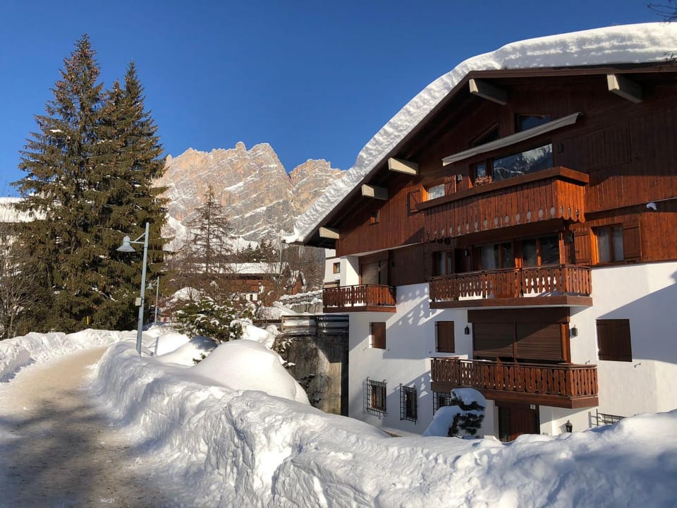 Property building, Neighbourhood, Natural landscape, Winter, Hiking