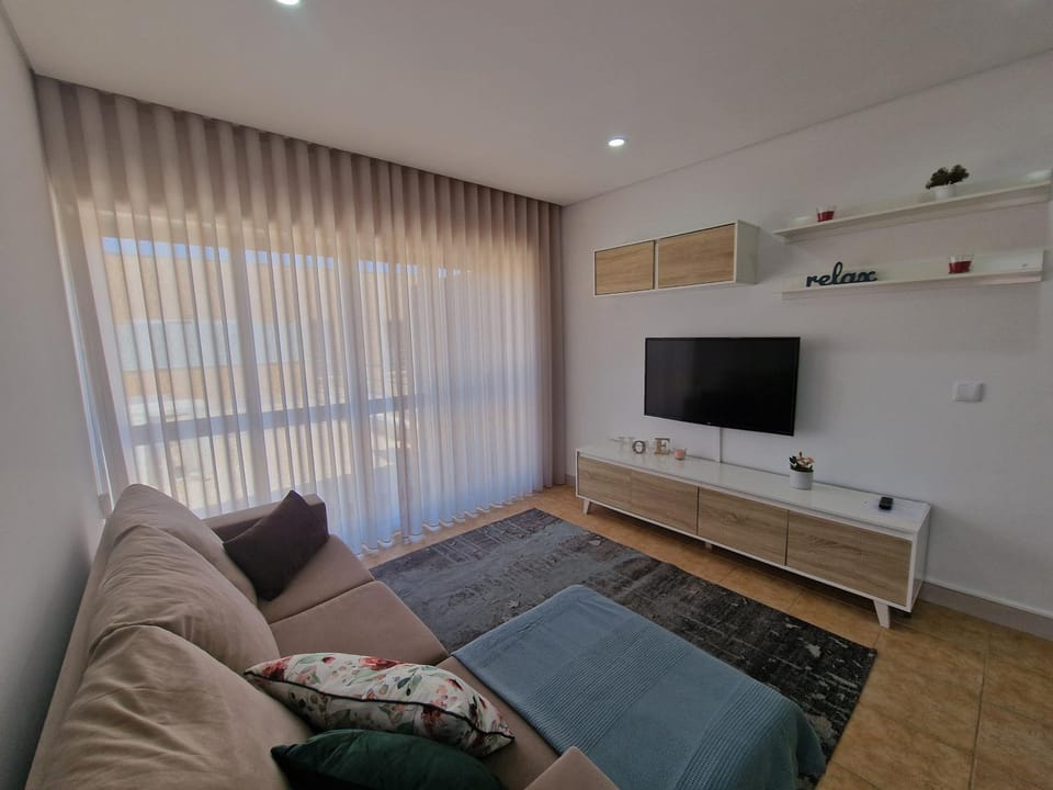 Communal lounge/ TV room, TV and multimedia, Living room, Seating area