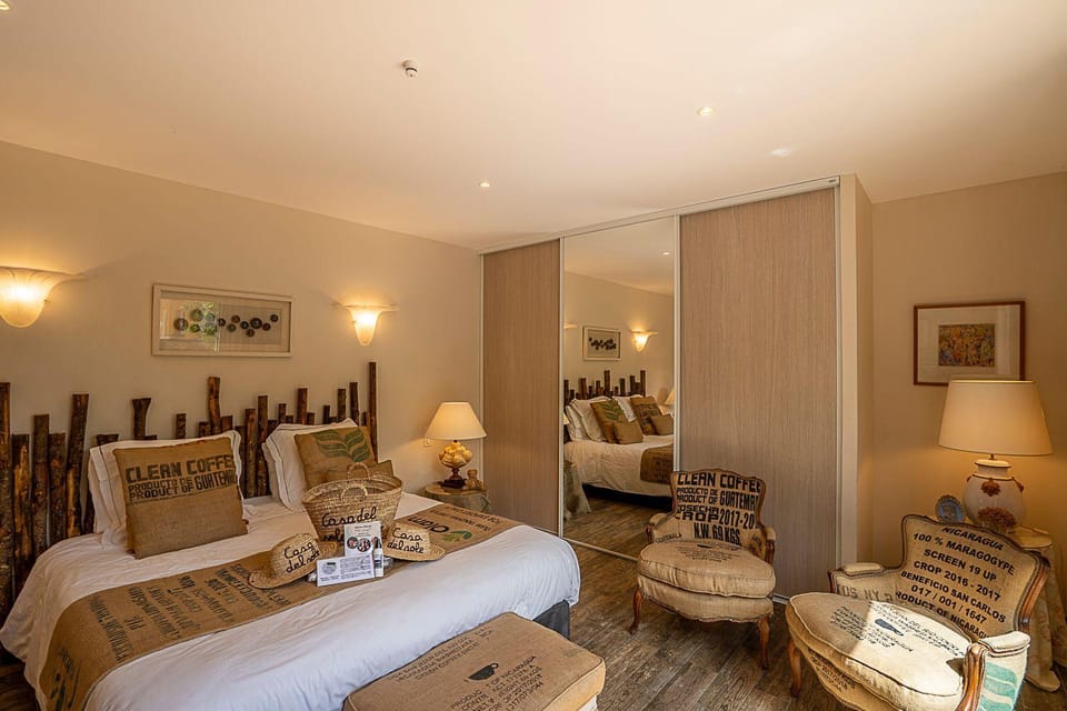 Bedroom, Garden view