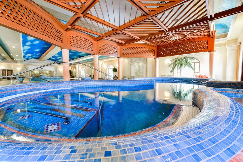 Swimming pool, Swimming pool