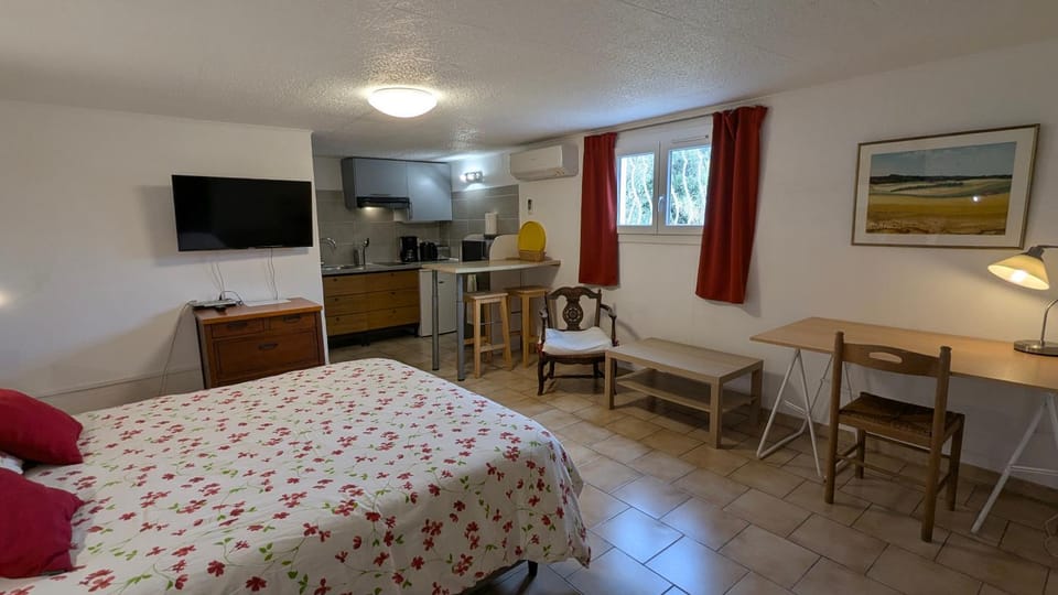 Studio 28m2 climatisé,WIFI, proche des calanques,plages Apartment in La Ciotat