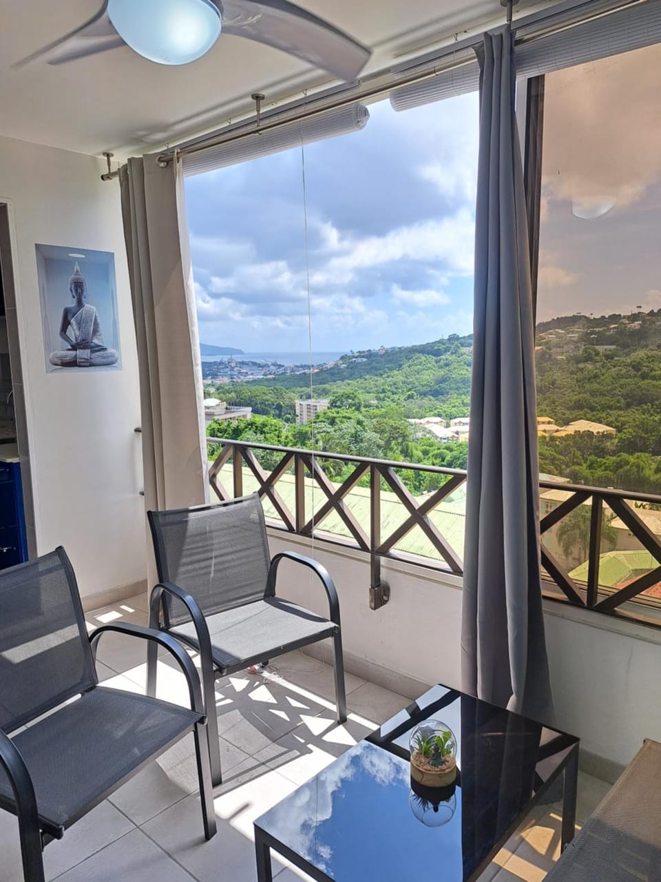 Super appartement T3 proche de tout sans vis-à-vis Apartment in Fort-de-France