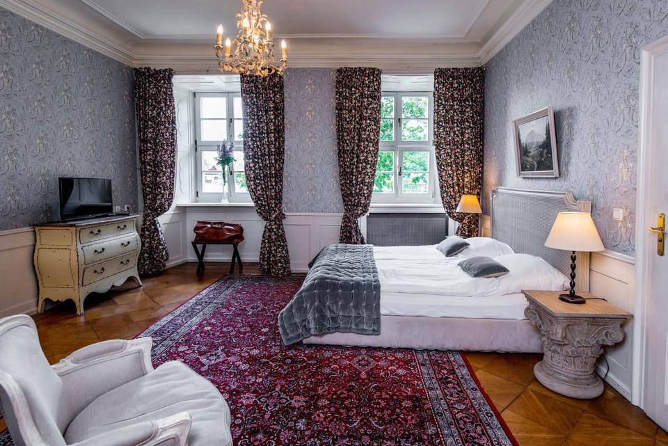 Bed, Photo of the whole room