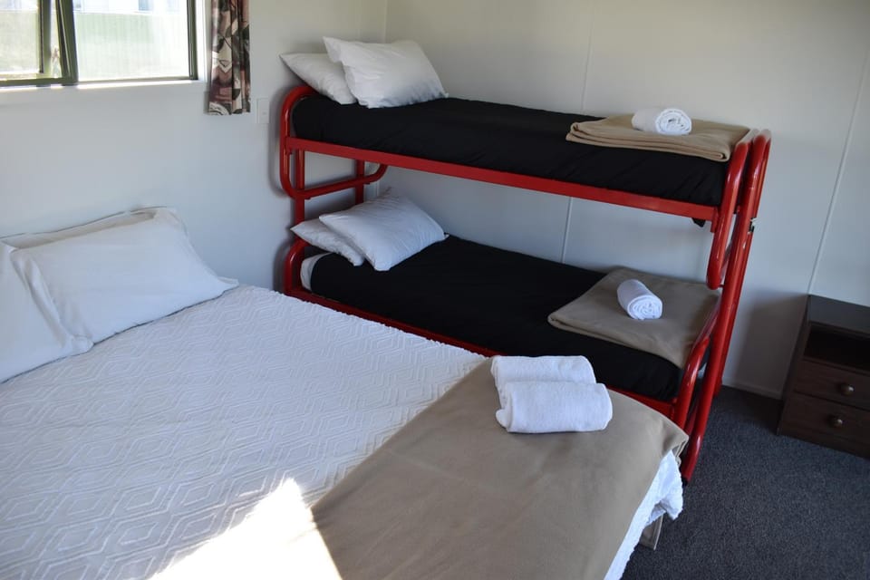 Route79 Holiday Park Geraldine Campground/ 
RV Resort in Otago