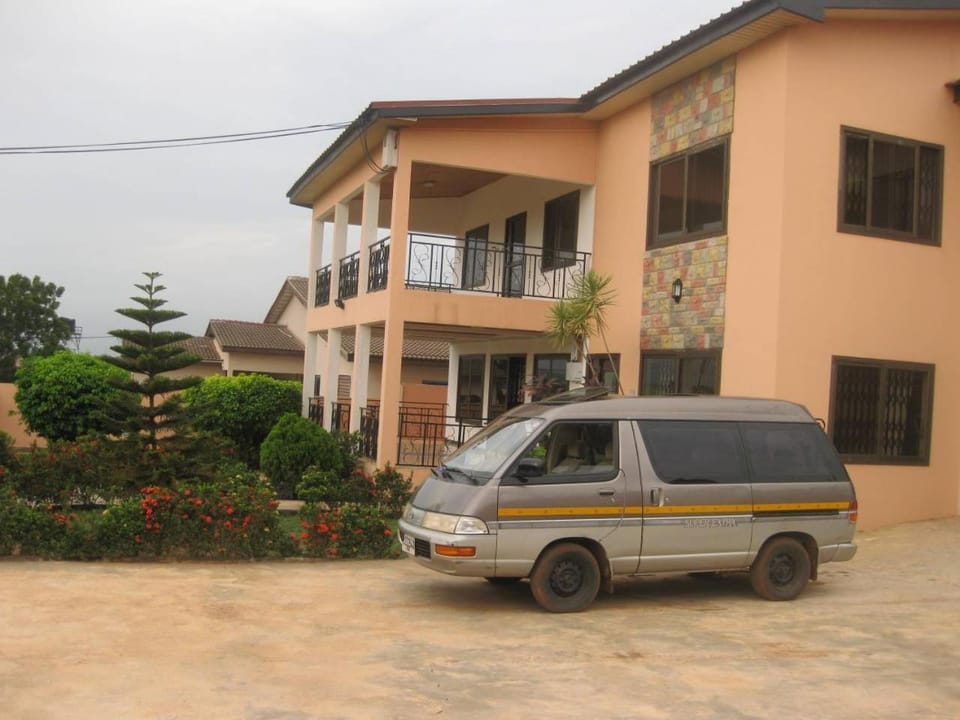 Ghouse - Ideal For Friends family And Corporate Bed and Breakfast in Greater Accra Region, Ghana