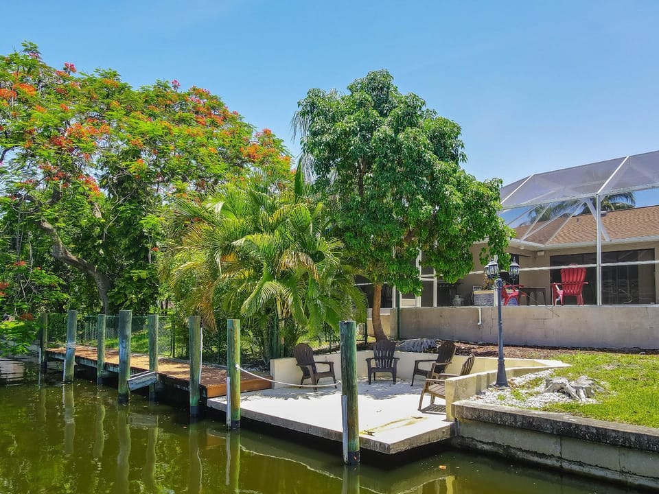 Waterfront Pool Villa with Sailboat access Villa in Cape Coral
