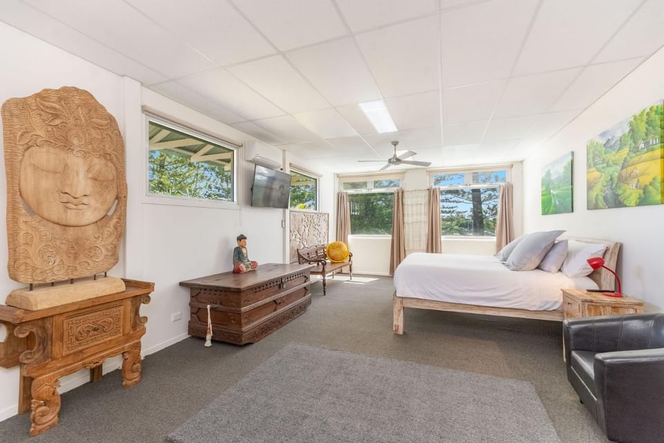 Bed, Photo of the whole room, Bedroom, air conditioner