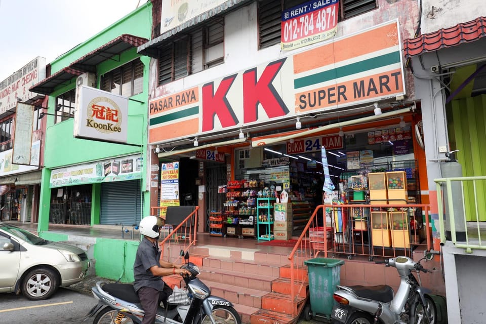 Cozy Homestay with Karaoke System & Pool Table Apartment in Federal Territory of Kuala Lumpur