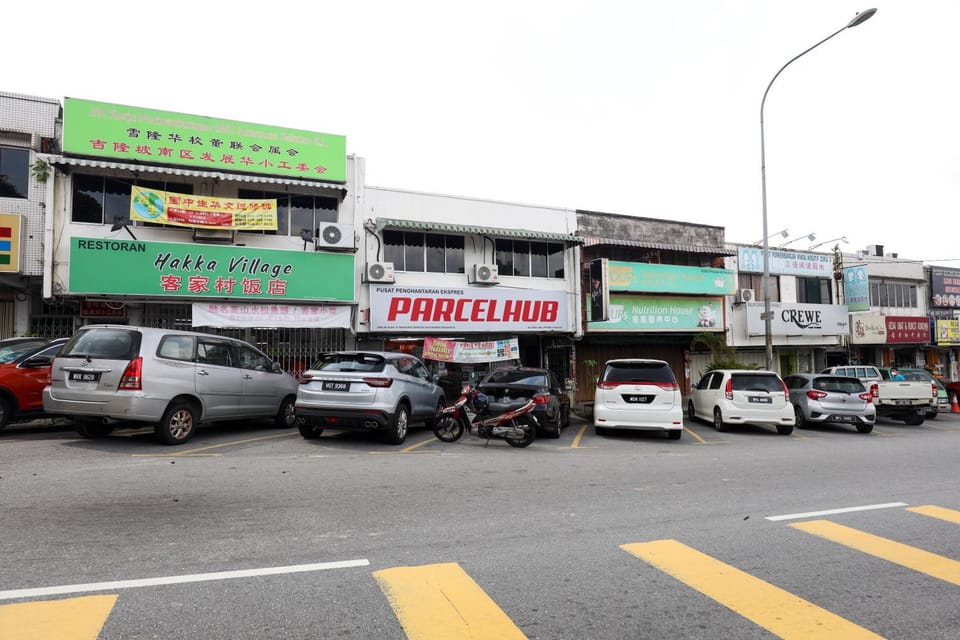 Cozy Homestay with Karaoke System & Pool Table Apartment in Federal Territory of Kuala Lumpur