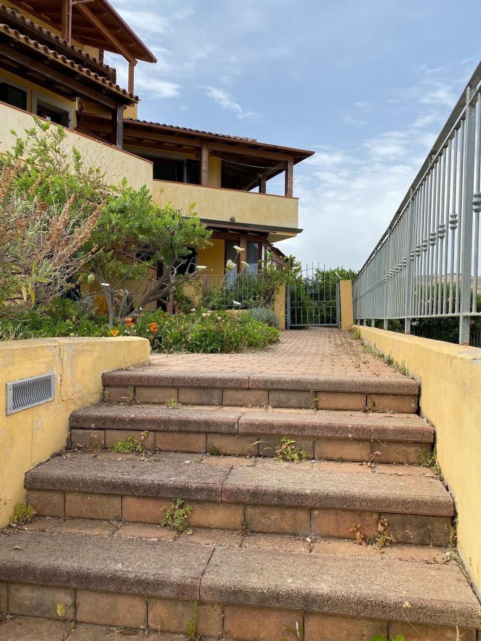 Property building, Day