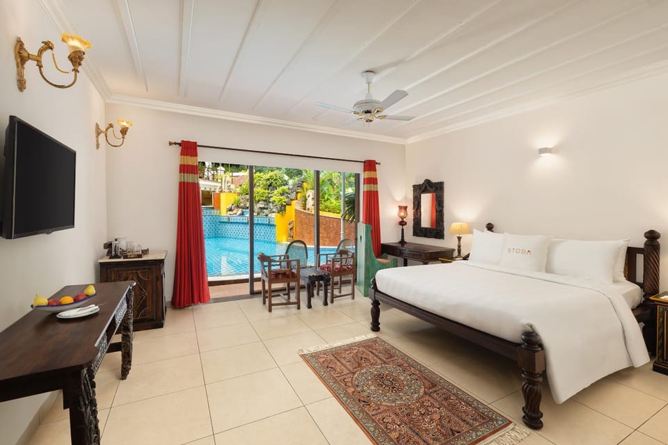 Bed, TV and multimedia, Coffee/tea facilities, View (from property/room), View (from property/room), Photo of the whole room, Bedroom, Pool view, Pool view, Swimming pool, Breakfast