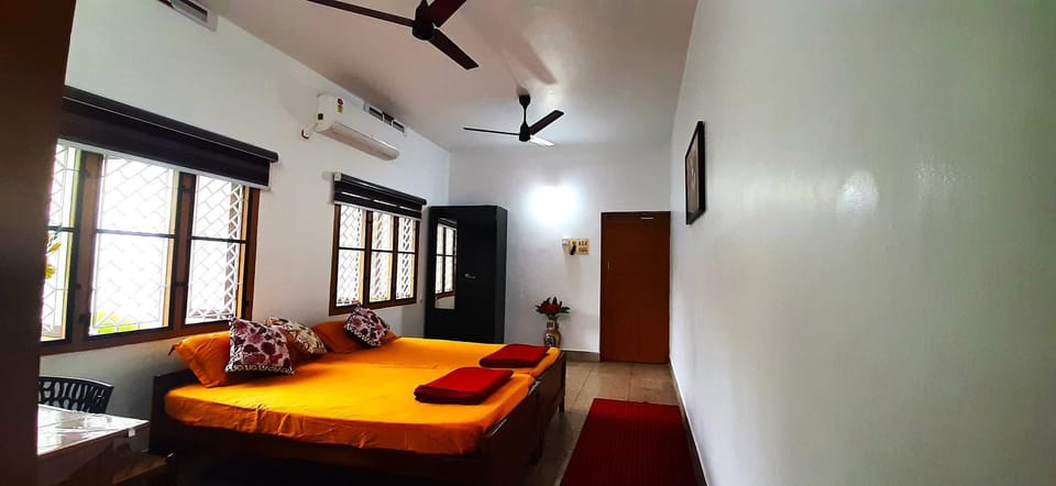 Photo of the whole room, Bedroom
