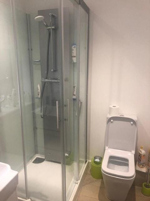 Shower, Toilet, Bathroom