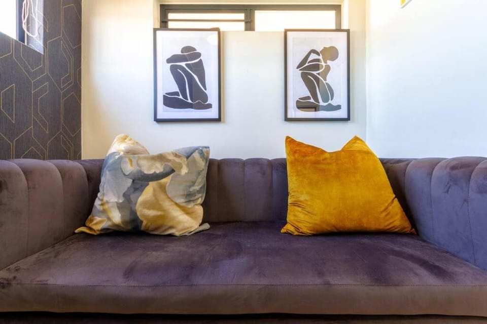 #AlimamaSpaces: Nonku's Greenlee Studio Apartment in Sandton
