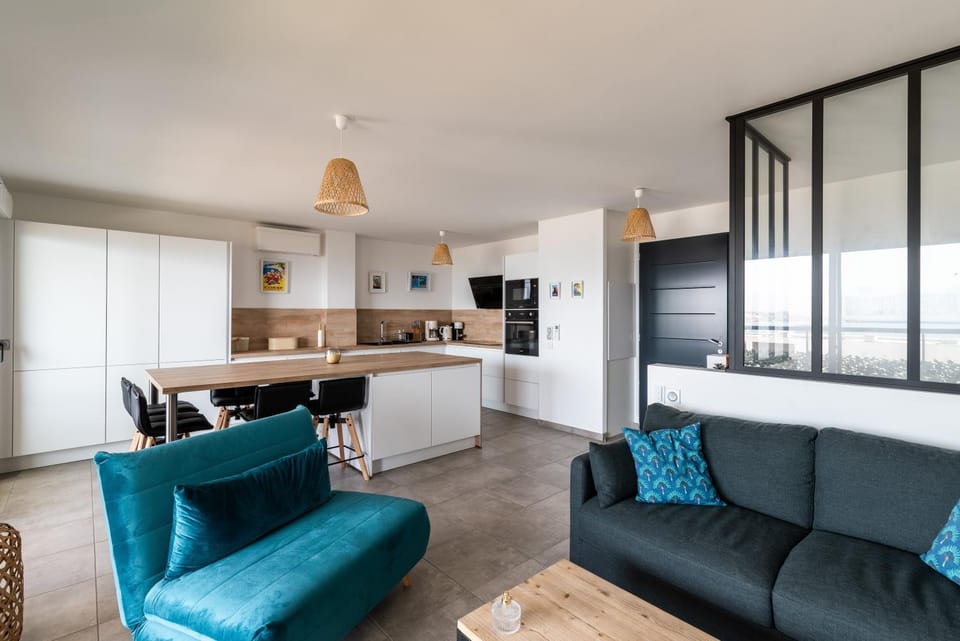 Kitchen or kitchenette, Living room, Dining area